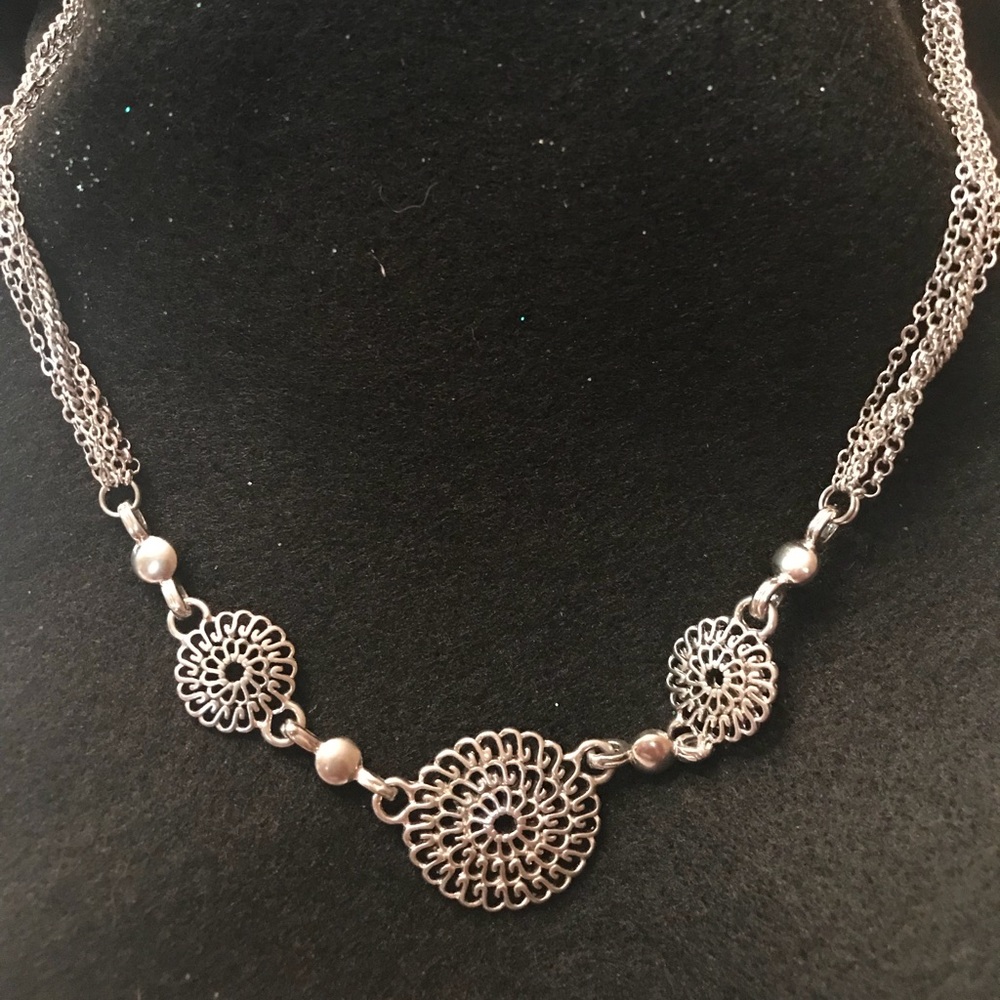 Silver tone necklace